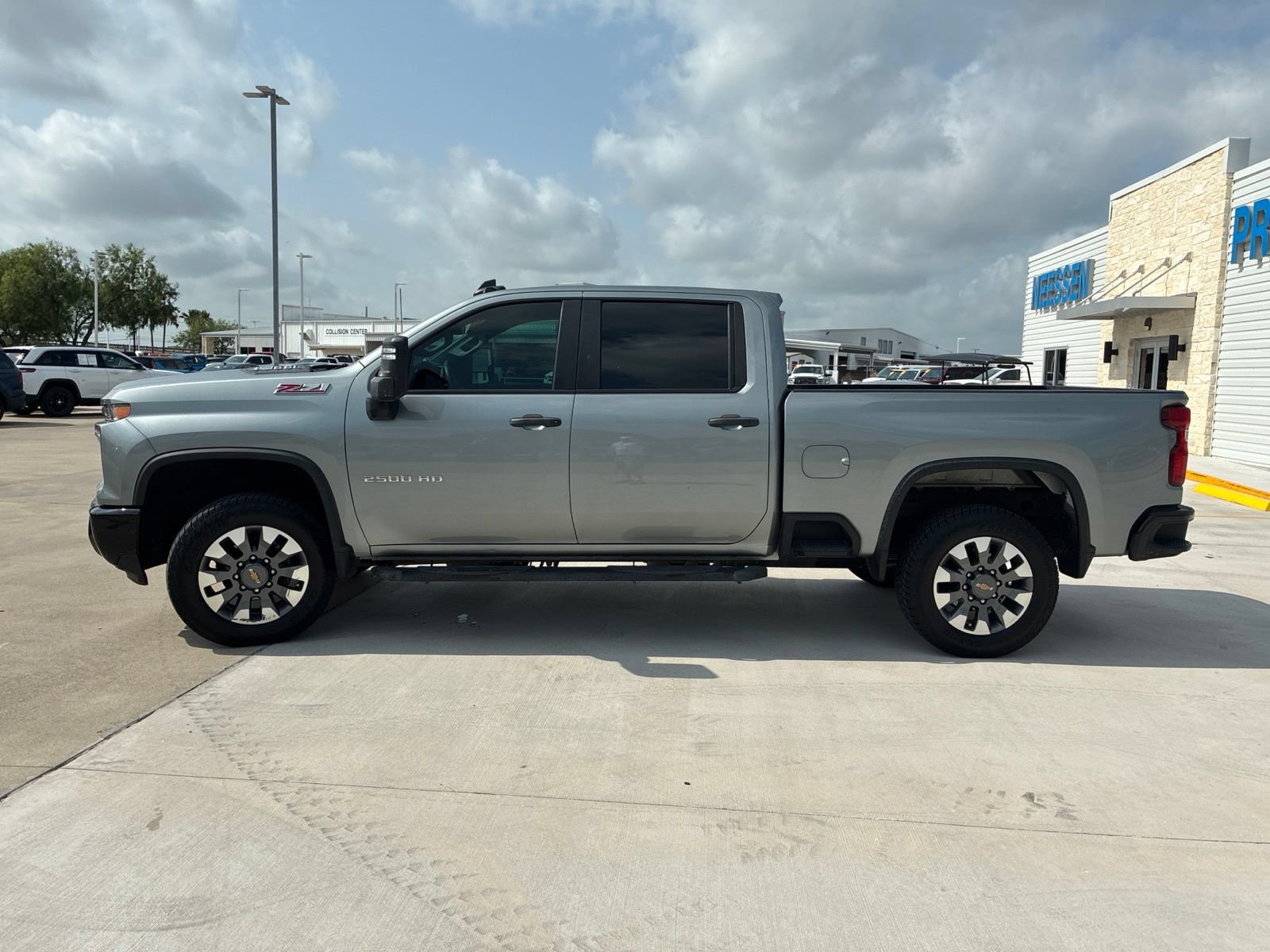 Used 2024 Chevrolet Silverado 2500 Custom w/ Custom Convenience Package AWD/4WD image 6