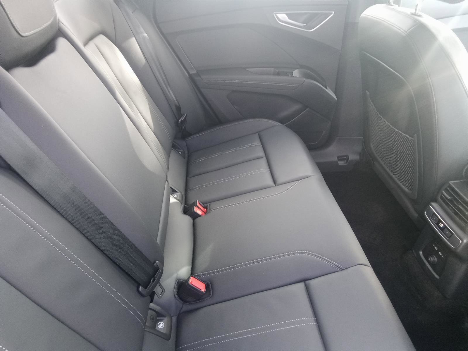 Used 2024 Audi Q4 e-tron Premium Plus w/ Premium Plus image 25