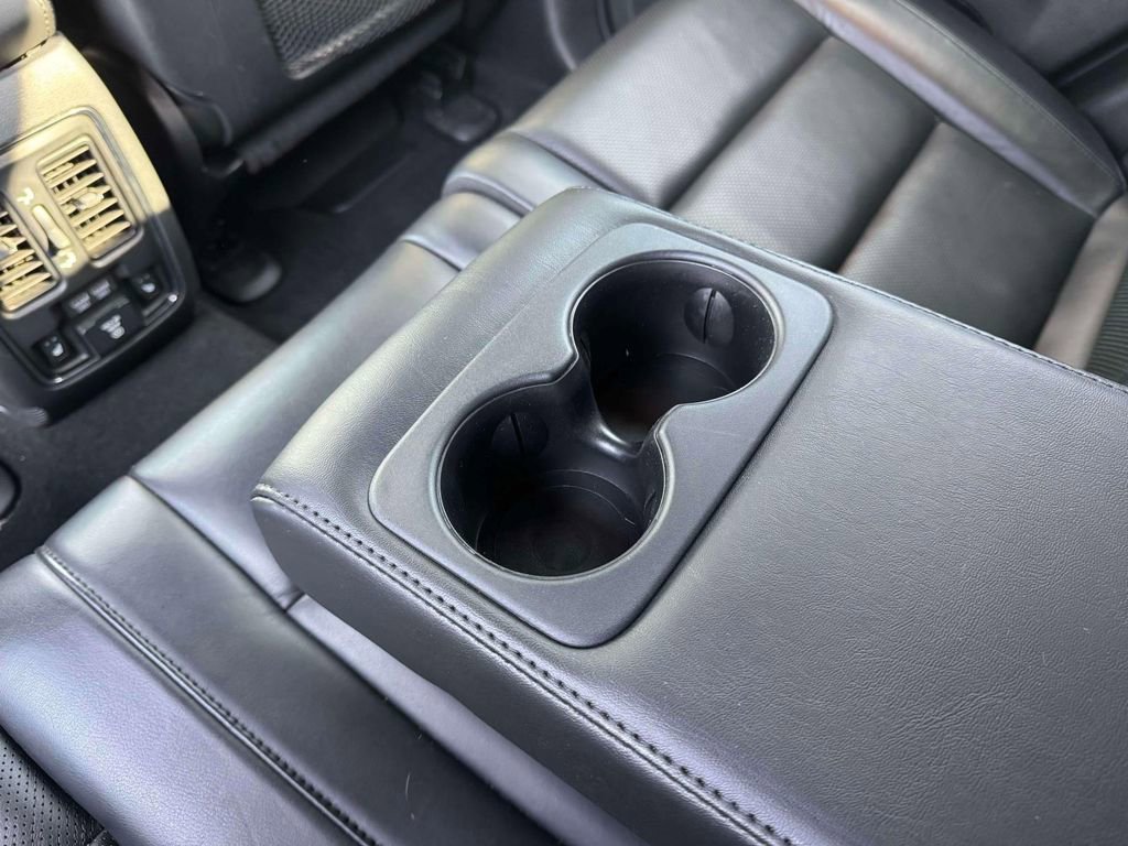 Used 2019 Jeep Grand Cherokee Limited w/ Luxury Group II image 12