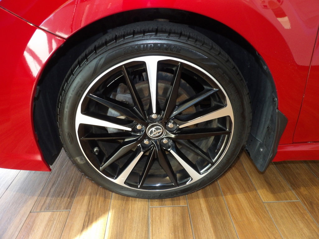 Used 2019 Toyota Camry XSE image 10