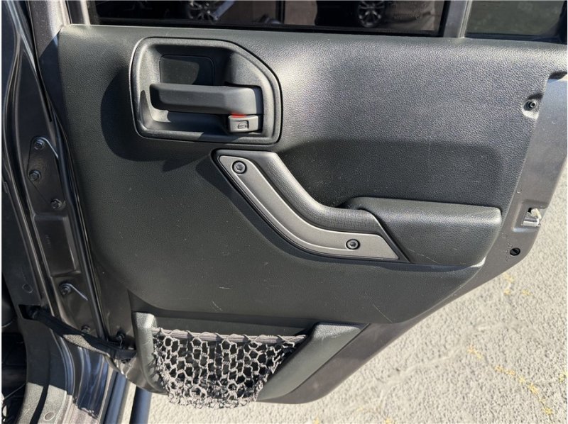 Used 2018 Jeep Wrangler Unlimited Sport image 21