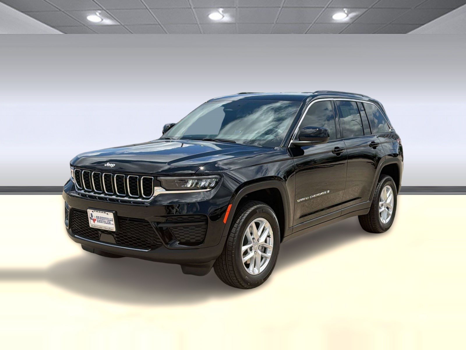 New 2026 Jeep Grand Cherokee Laredo RWD image 1