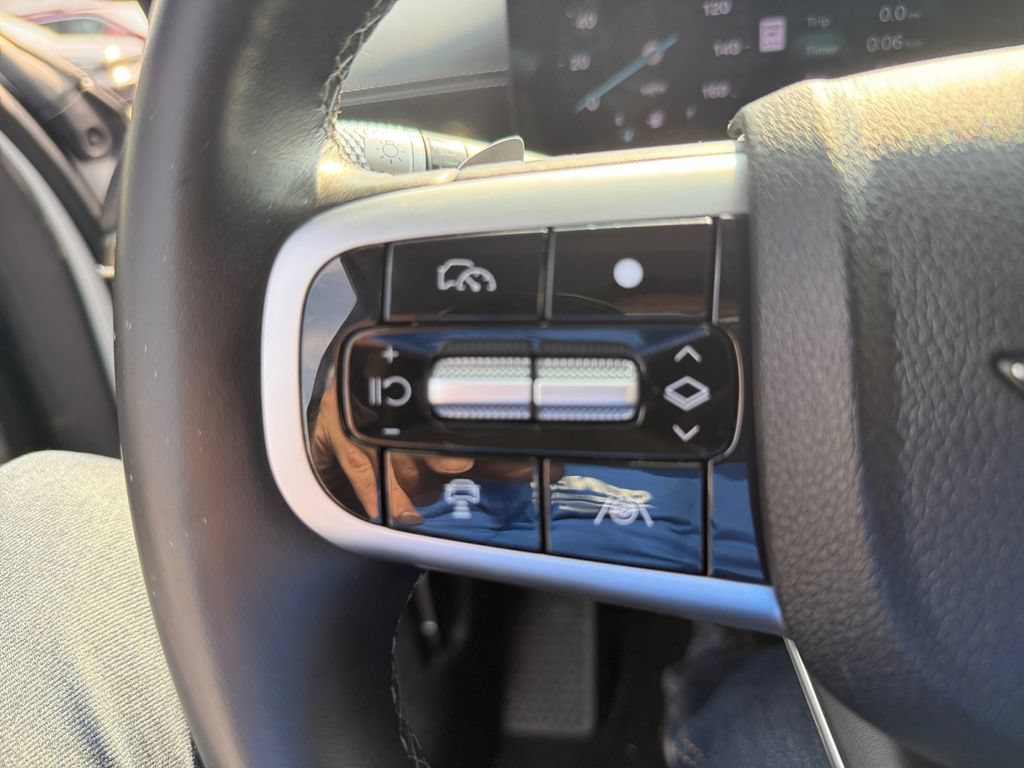 Used 2025 Genesis GV80 2.5T Standard AWD/4WD image 15