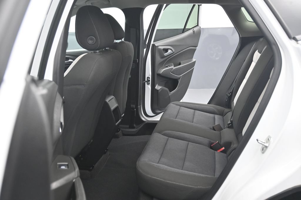 Certified 2025 Chevrolet Trax LS w/ LS Convenience Package FWD image 13