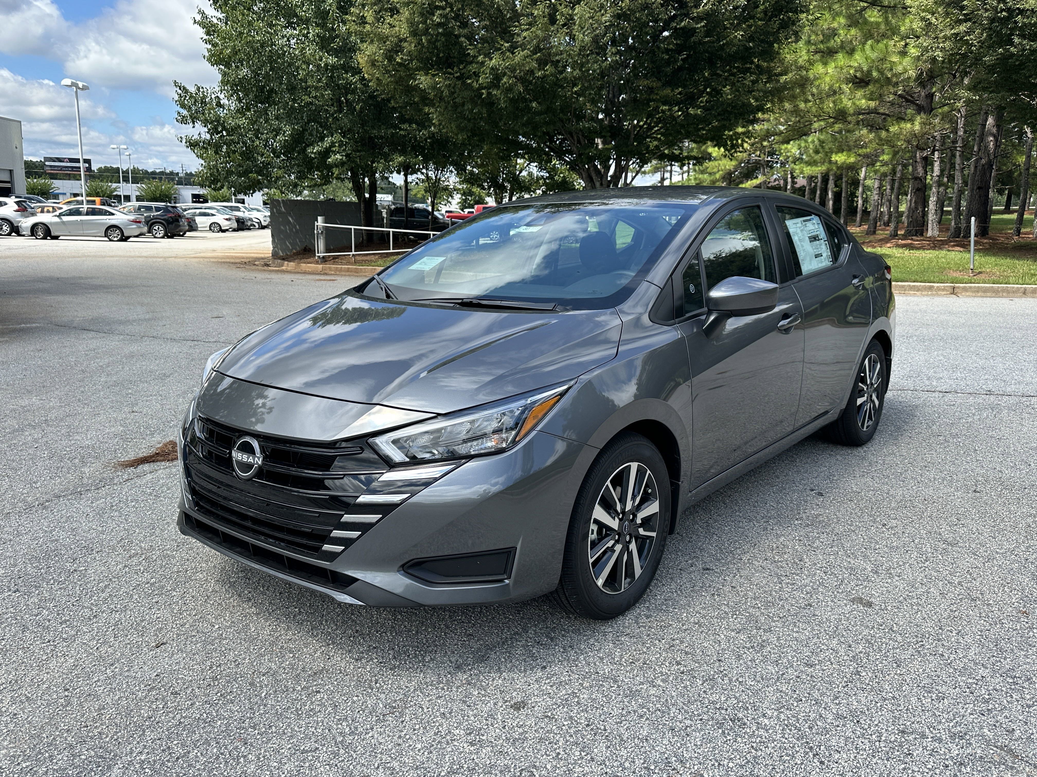 New 2025 Nissan Versa SV w/ Trunk Package
