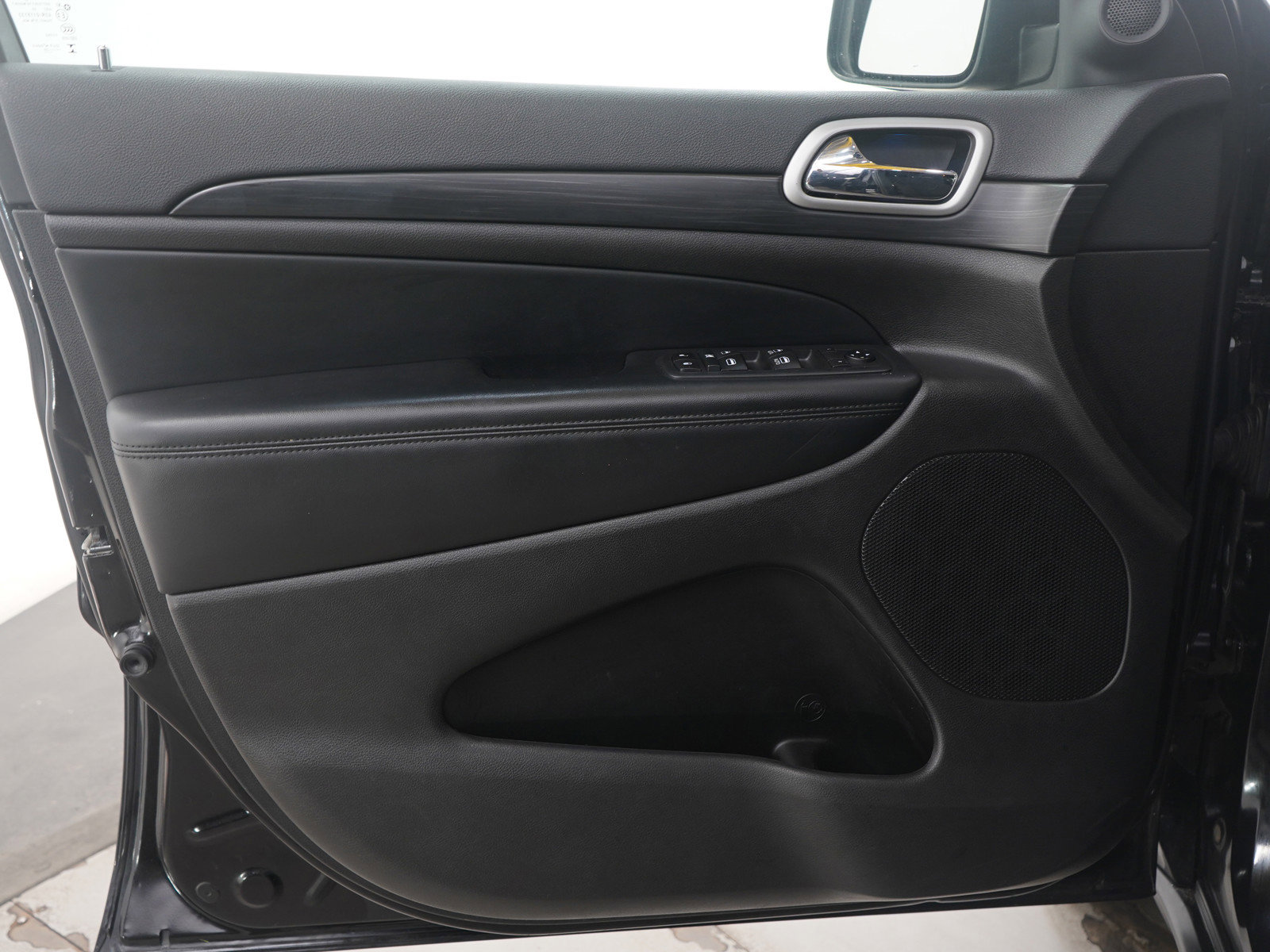 Used 2020 Jeep Grand Cherokee Laredo w/ Security & Convenience Group image 21