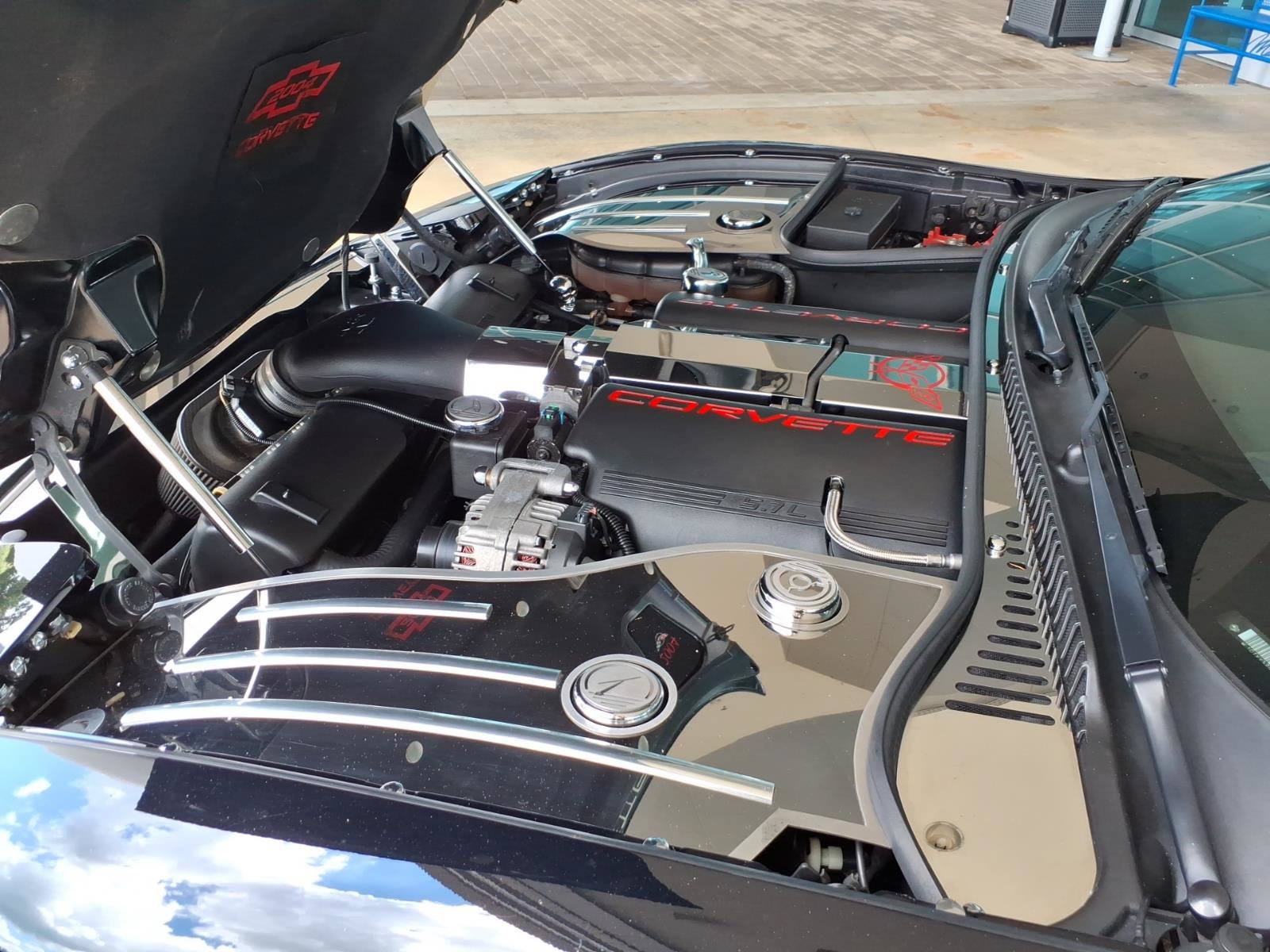 Used 2004 Chevrolet Corvette Convertible w/ Preferred Equipment Group RWD image 13