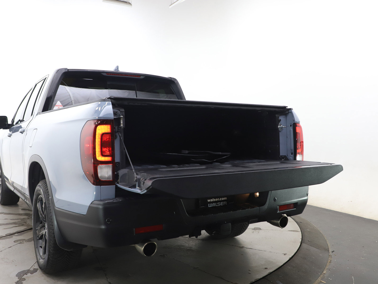 Used 2023 Honda Ridgeline Black Edition image 17