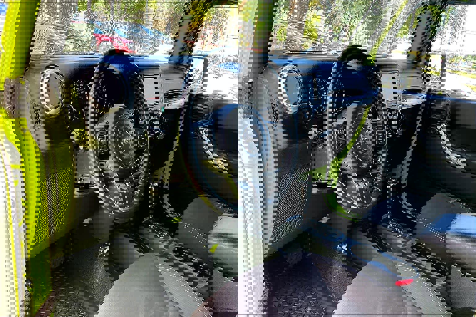 Used 2016 Jeep Wrangler Unlimited Sahara w/ Max Tow Package image 17