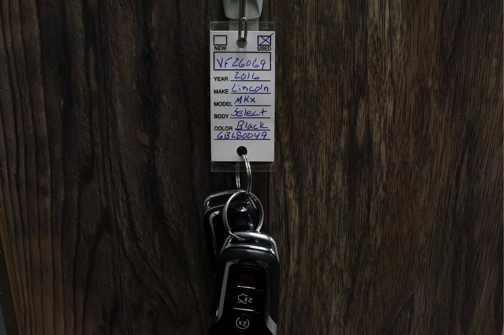 Used 2016 Lincoln MKX Select w/ Select Plus Package AWD/4WD image 39