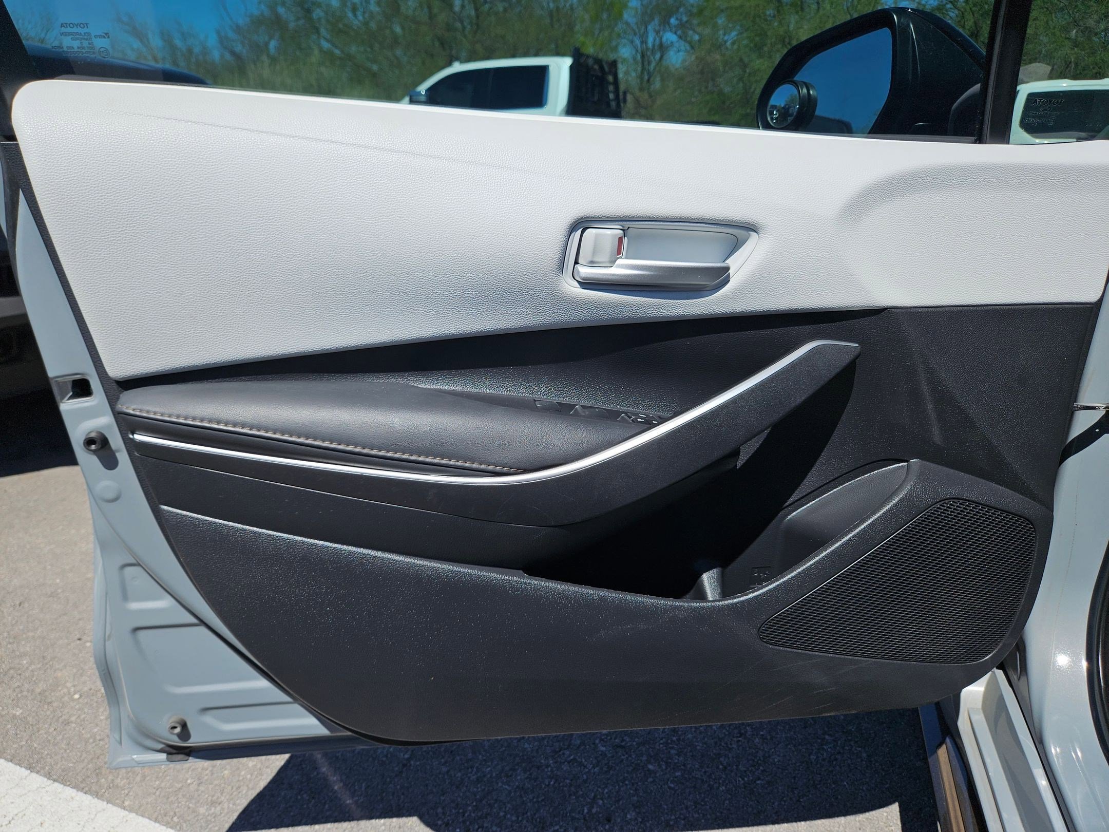 Used 2022 Toyota Corolla SE image 7