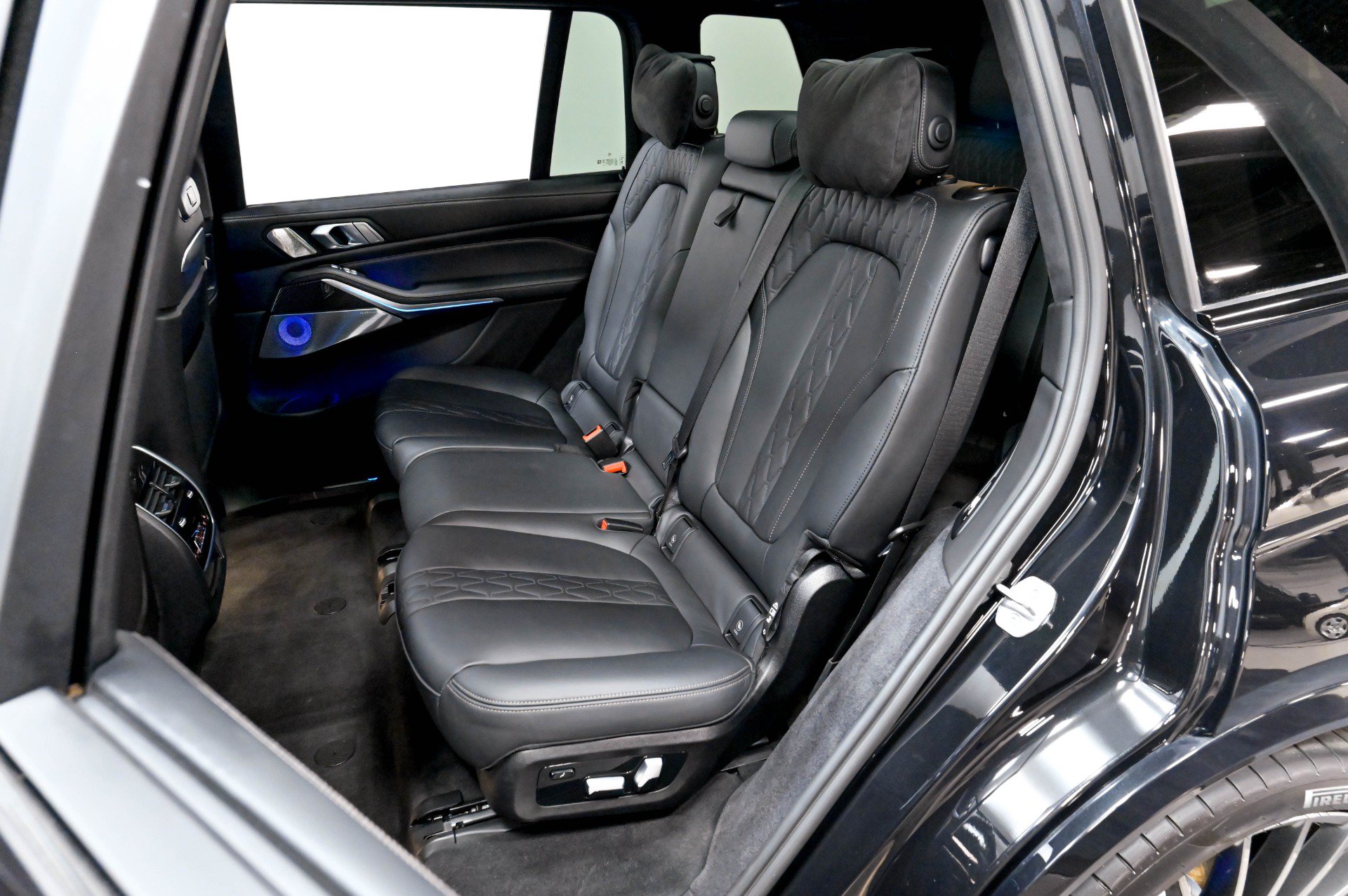 Used 2023 BMW ALPINA XB7 AWD/4WD image 43