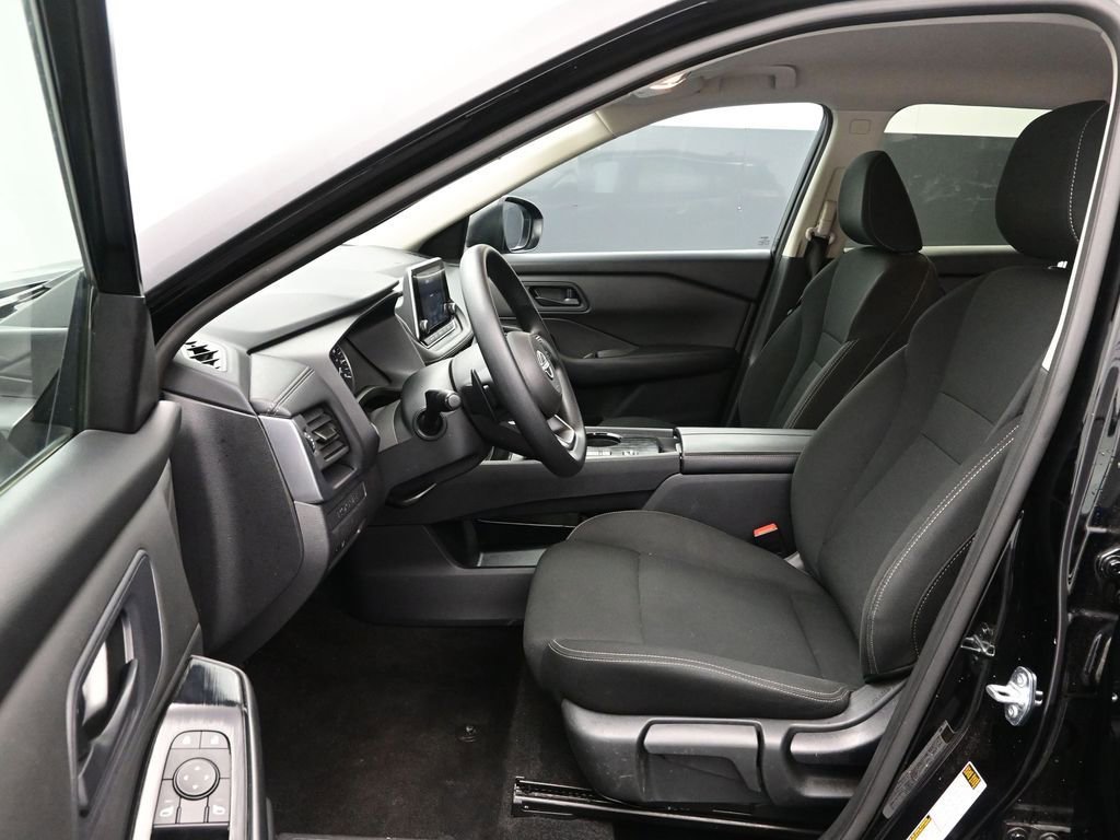 Used 2024 Nissan Rogue S image 13