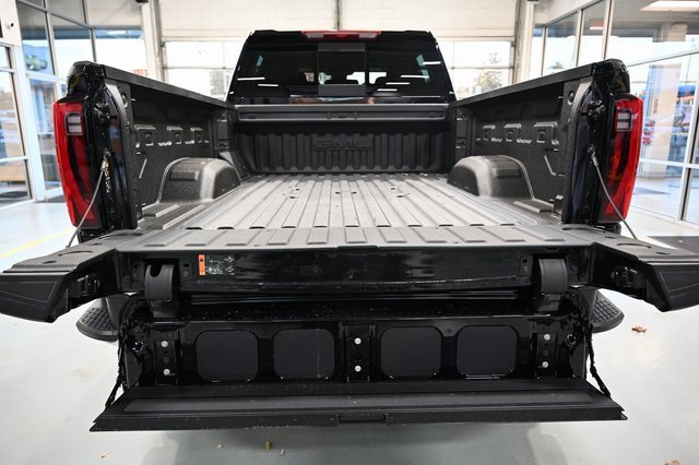New 2026 GMC Sierra 2500 SLT w/ SLT Premium Package image 9