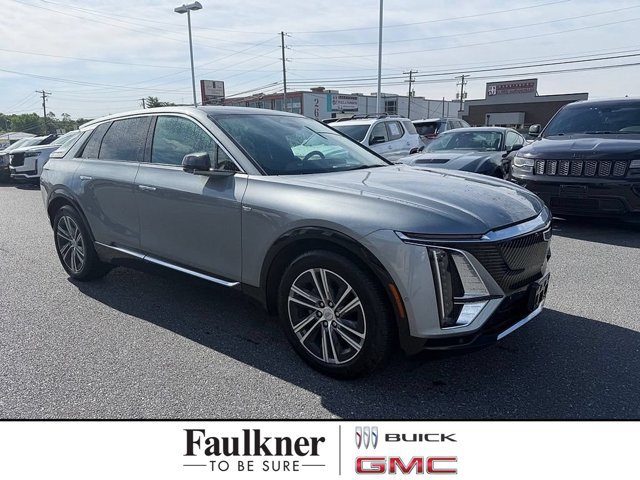 Used 2024 Cadillac Lyriq Luxury w/ LPO, Floor Liner Package AWD/4WD image 1