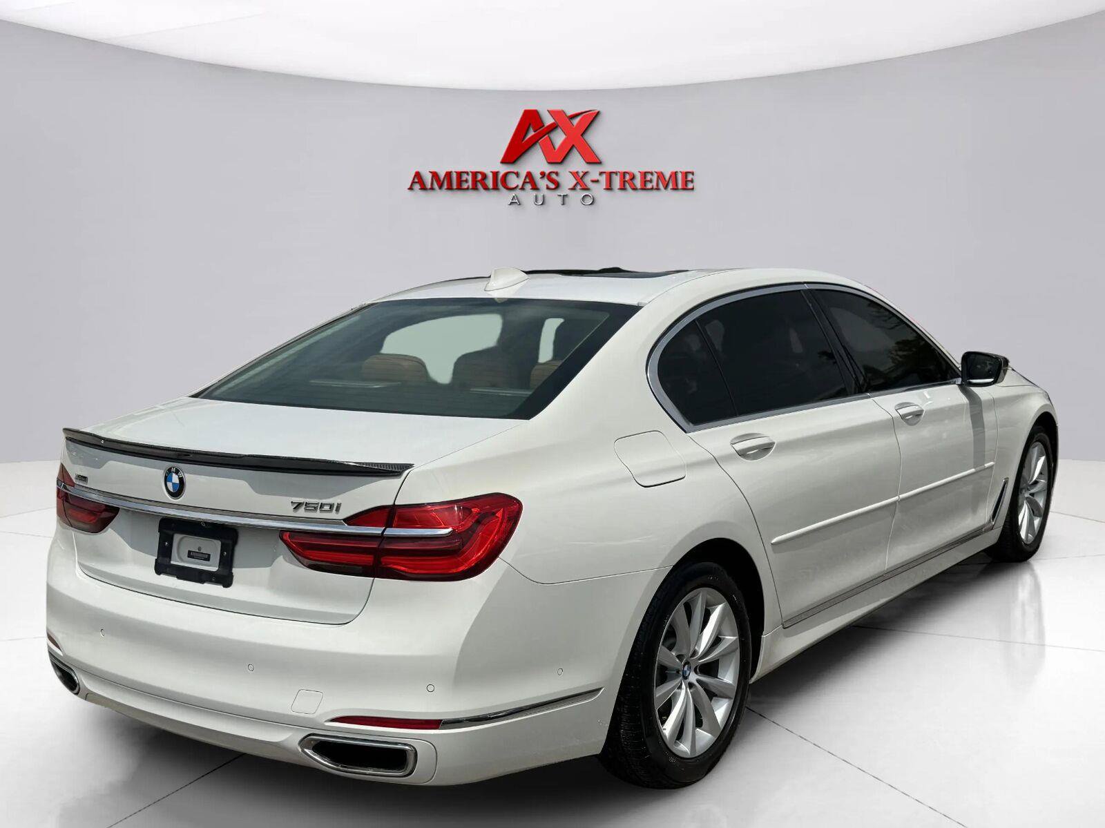 Used 2016 BMW 750i xDrive AWD/4WD image 7
