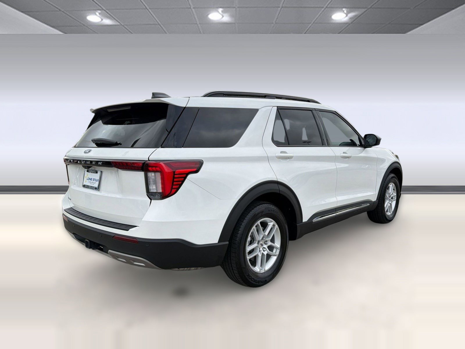 Used 2025 Ford Explorer Active w/ Active Comfort Package image 8