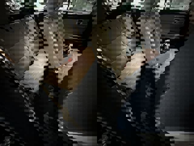 Used 2023 Ford Explorer Limited image 20