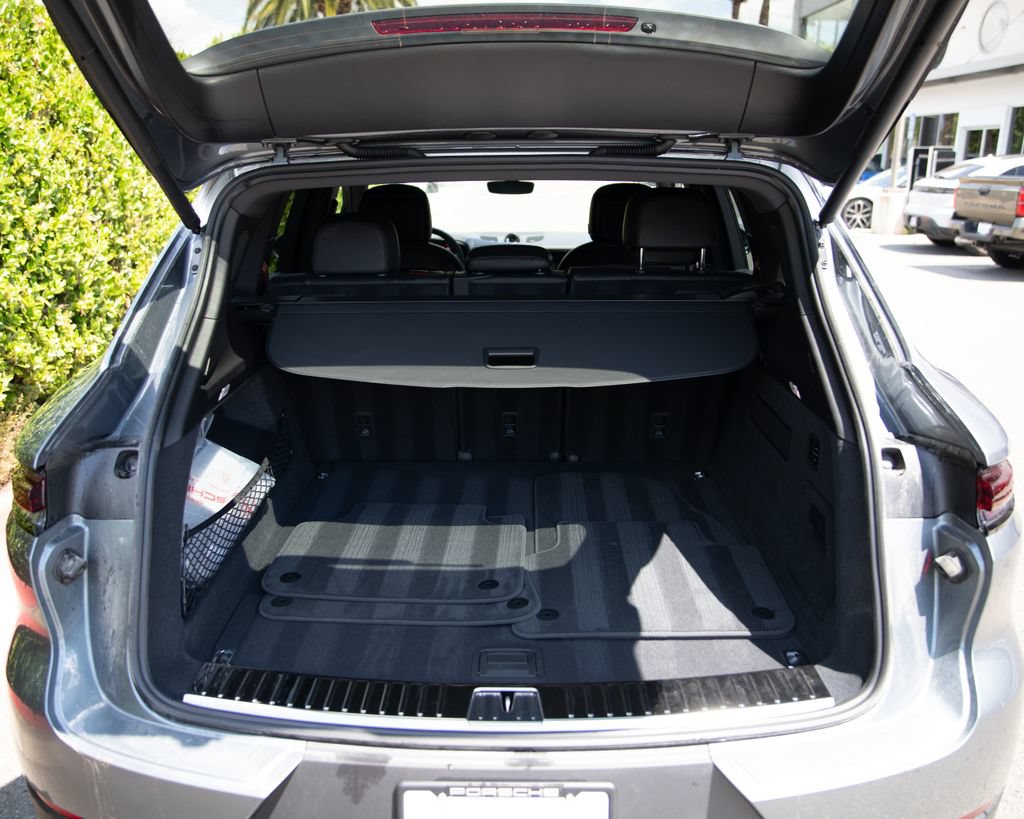 Certified 2026 Porsche Cayenne AWD/4WD image 15