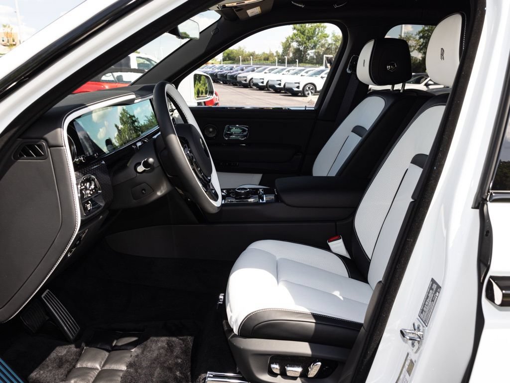 New 2027 Rolls-Royce Cullinan Black Badge AWD/4WD image 28