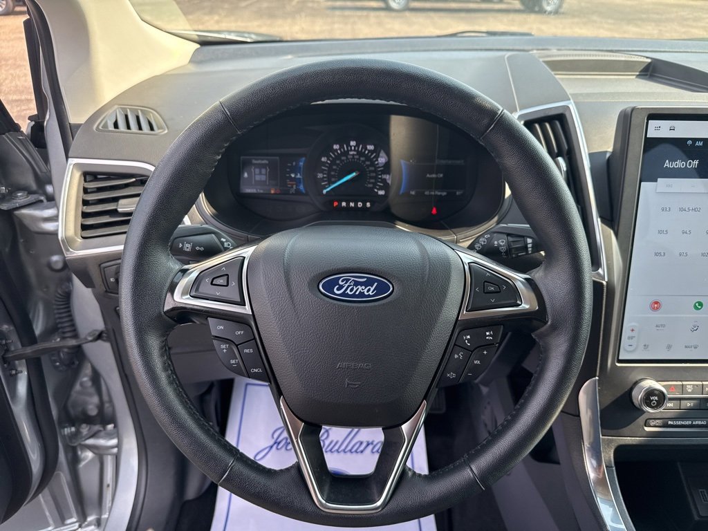 Used 2024 Ford Edge Titanium image 3