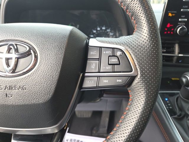 Used 2023 Toyota Sienna XSE image 28