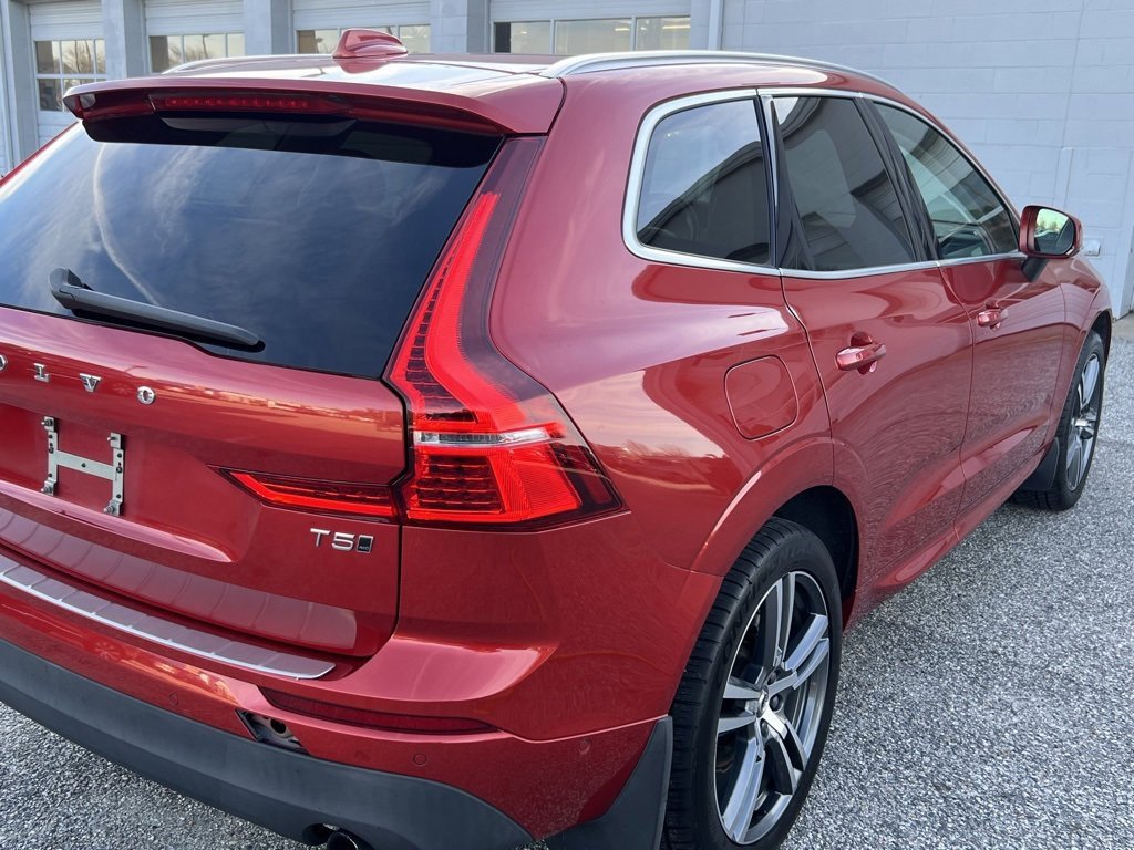 Used 2018 Volvo XC60 T5 Momentum w/ Convenience Package image 7