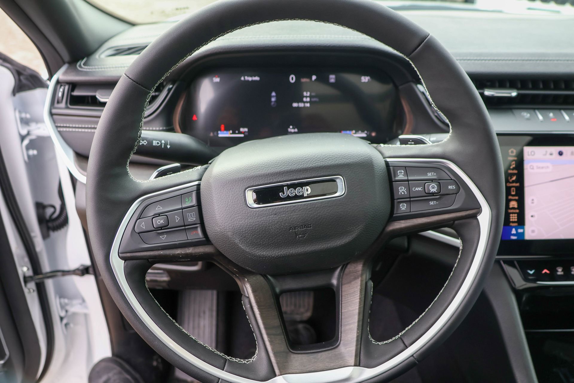 New 2026 Jeep Grand Cherokee L Limited image 33