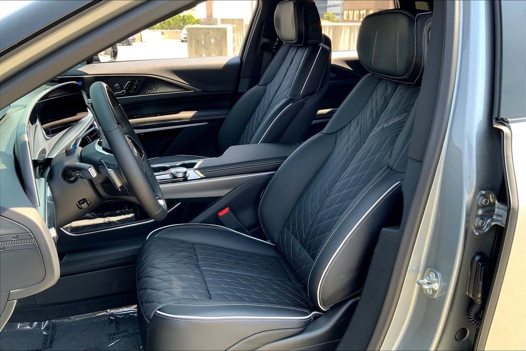 New 2026 Cadillac Lyriq V image 12