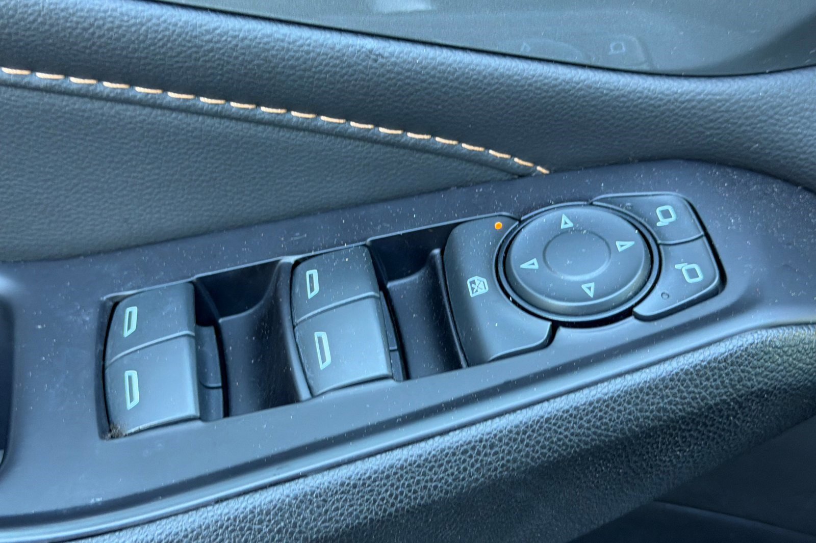 Used 2020 Chevrolet Traverse LS image 13