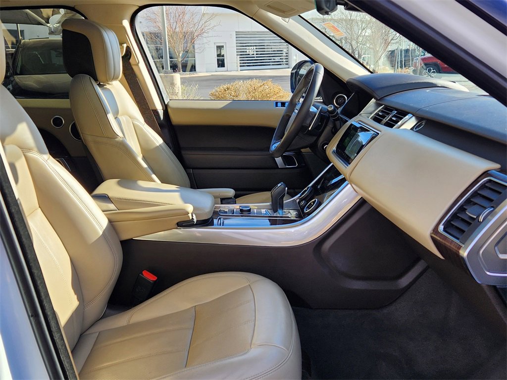 Used 2020 Land Rover Range Rover Sport HSE Dynamic image 16
