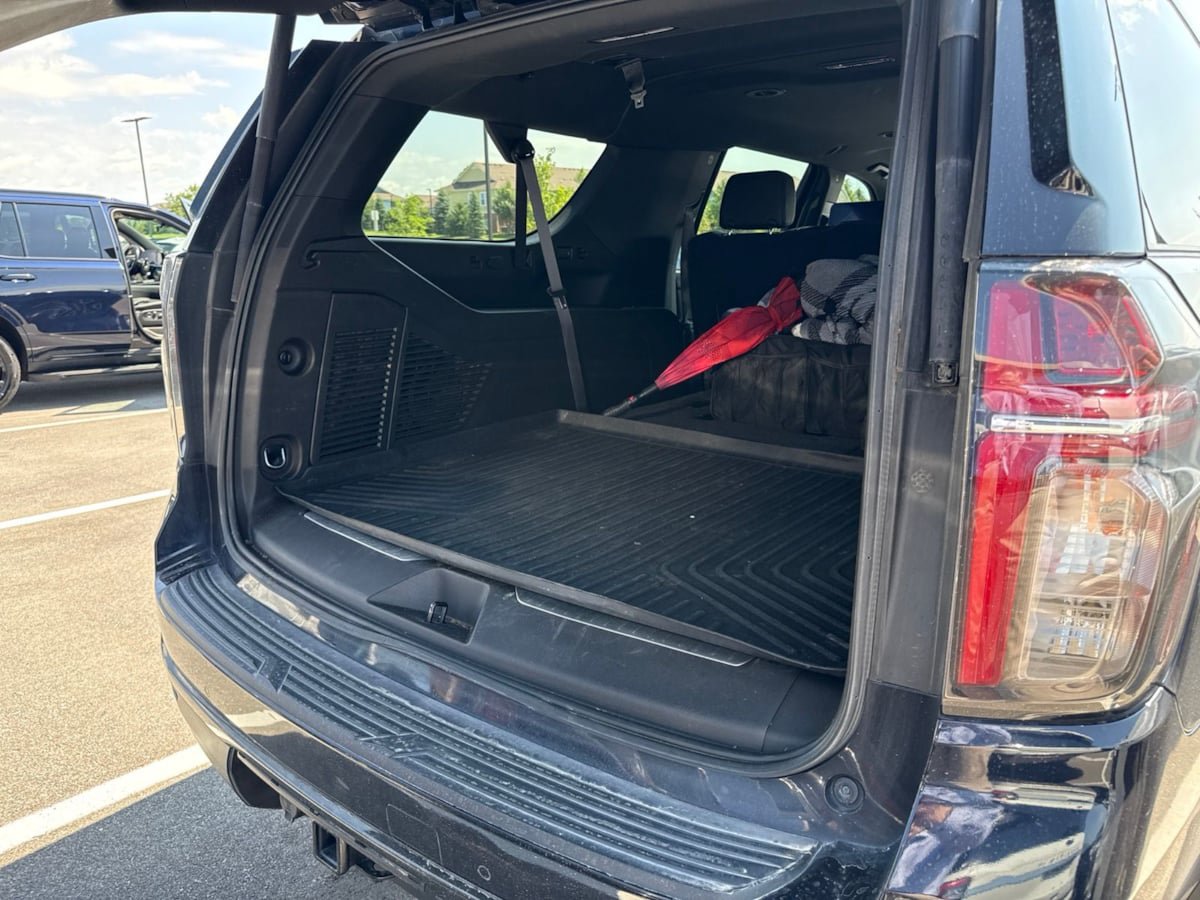 Used 2021 Chevrolet Suburban Z71 w/ Rear Media and Nav Package AWD/4WD image 15