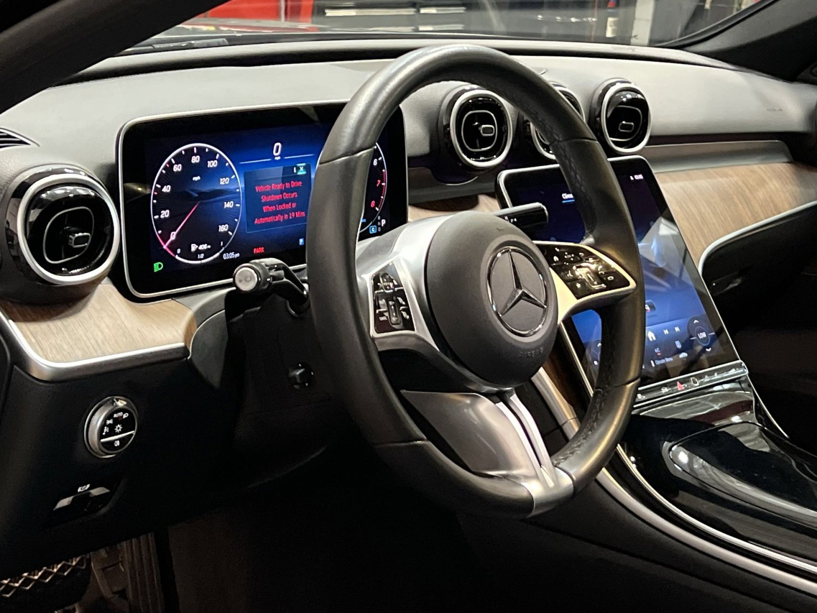Used 2025 Mercedes-Benz C 300 Sedan image 13