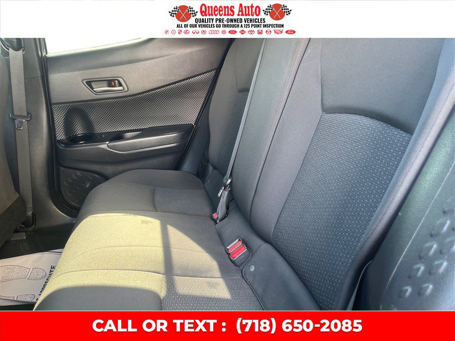 Used 2019 Toyota C-HR LE FWD image 11