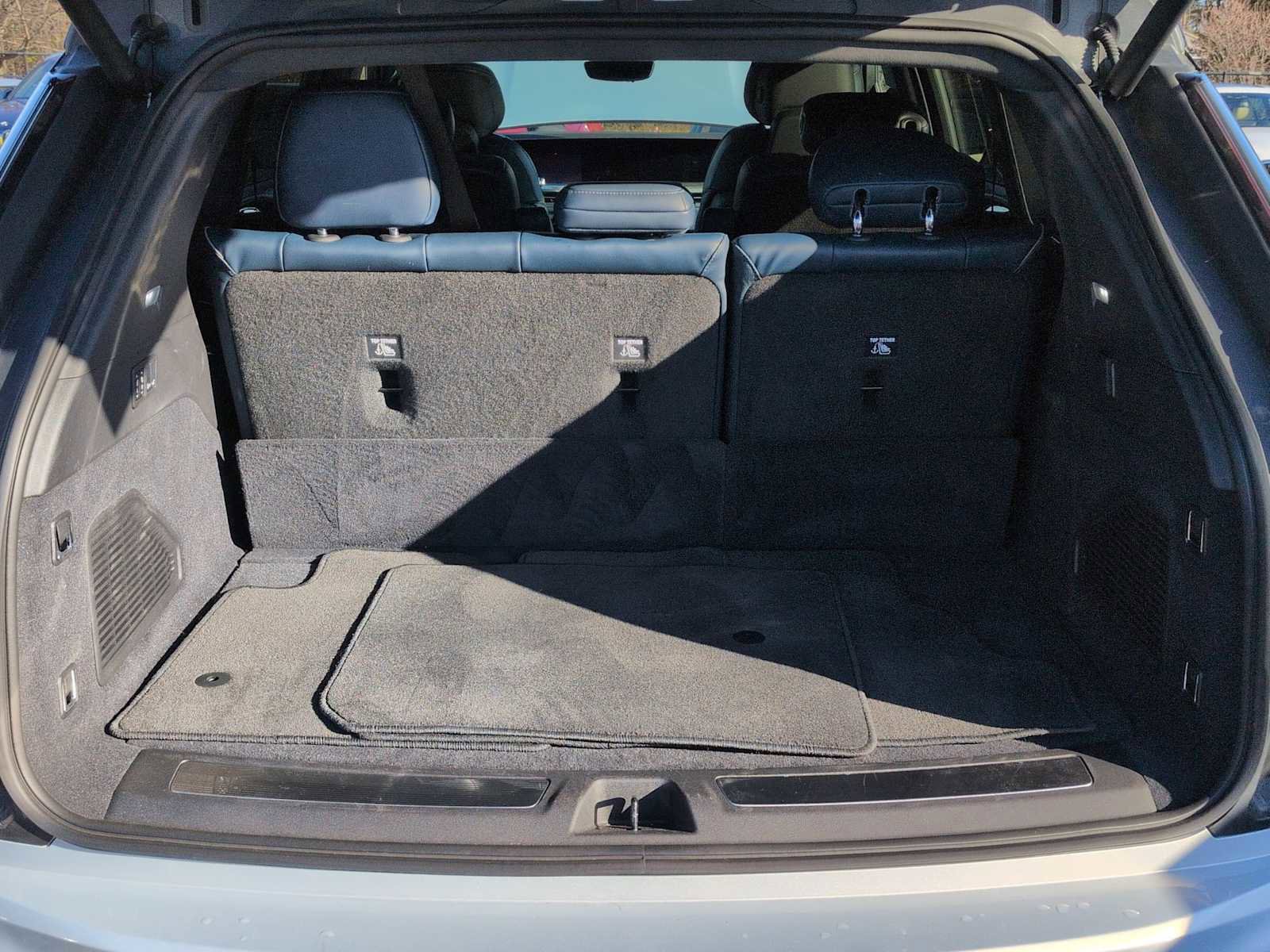 Used 2025 Cadillac Escalade IQ Luxury 2 image 36