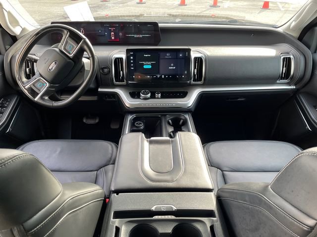 Certified 2025 Ford Expedition Max Platinum image 24