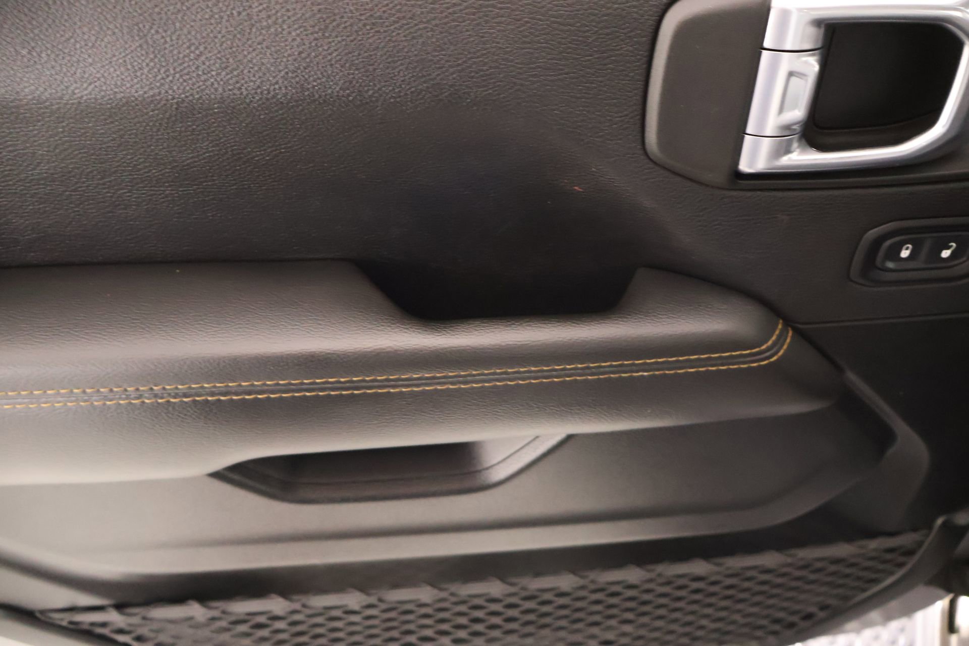 Used 2021 Jeep Wrangler Unlimited Sahara AWD/4WD image 16