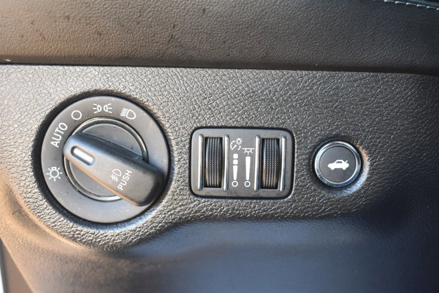 Used 2022 Dodge Challenger R/T w/ Plus Package image 28