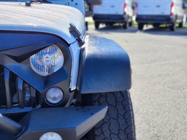 Used 2014 Jeep Wrangler Unlimited Sahara w/ Connectivity Group AWD/4WD image 10