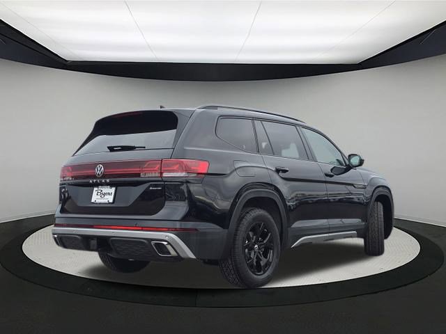 New 2026 Volkswagen Atlas Peak Edition image 7