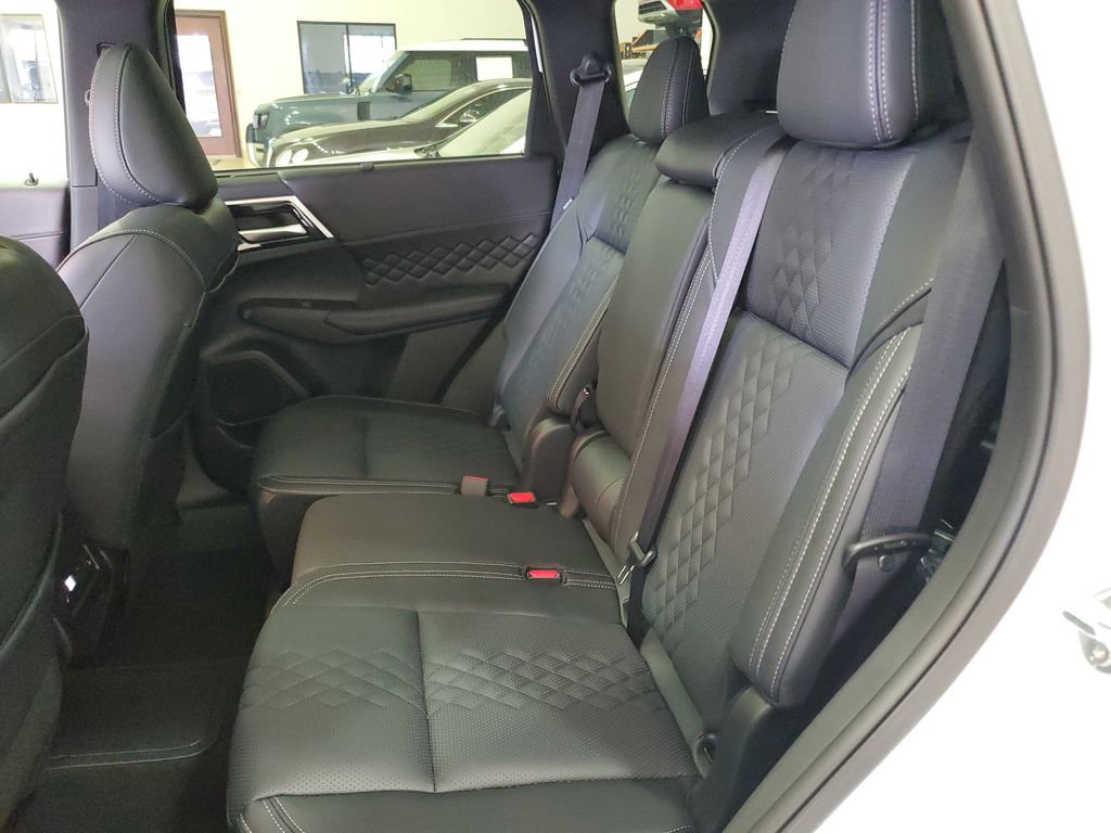 New 2025 Mitsubishi Outlander SEL Black Edition image 14