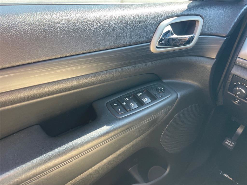 Used 2021 Jeep Grand Cherokee Laredo X AWD/4WD image 20