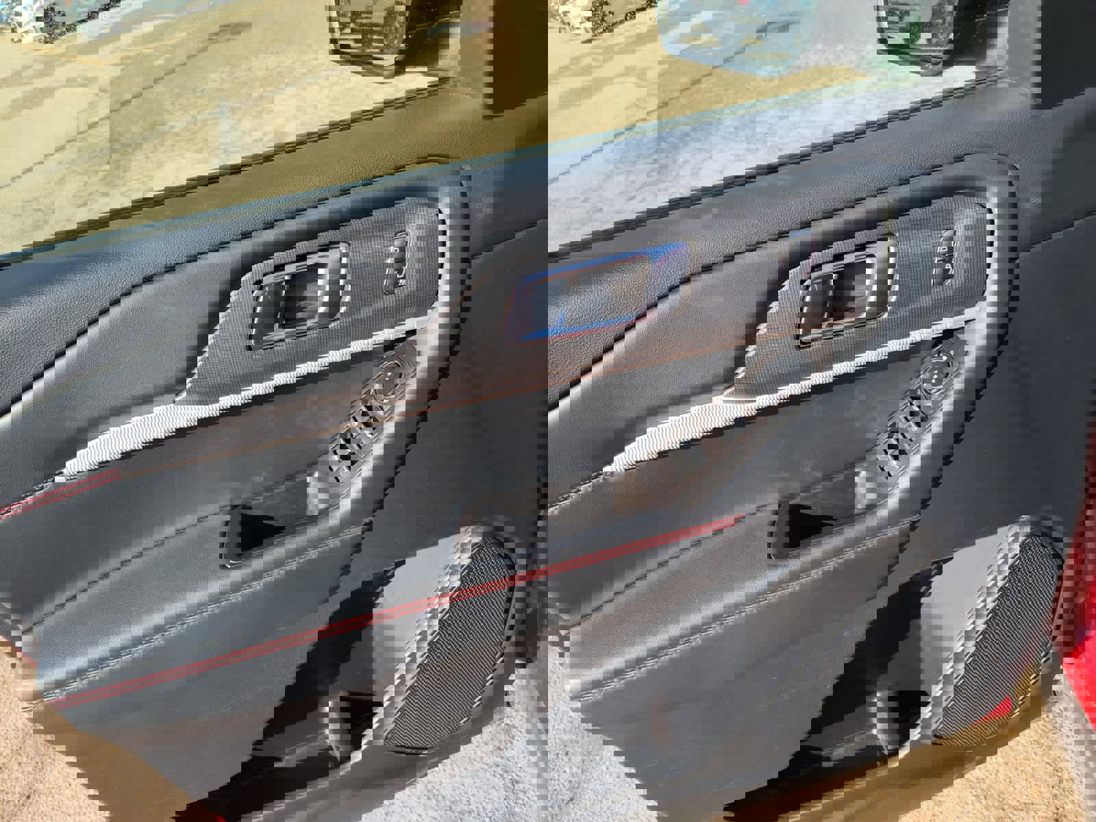 Used 2025 Ford Explorer ST-Line image 10