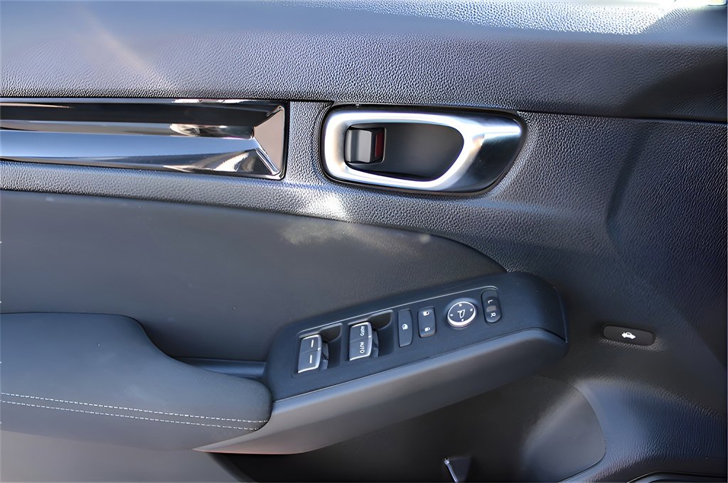 Used 2025 Honda Civic Sport image 18