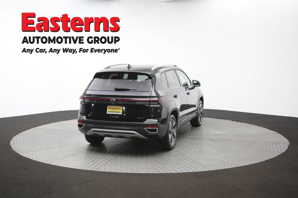 Used 2025 Volkswagen Taos SE AWD/4WD image 39
