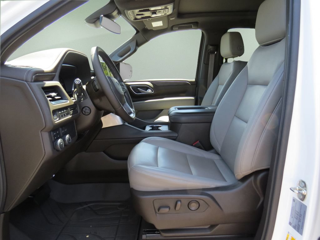 Used 2023 Chevrolet Tahoe Z71 w/ Luxury Package AWD/4WD image 19