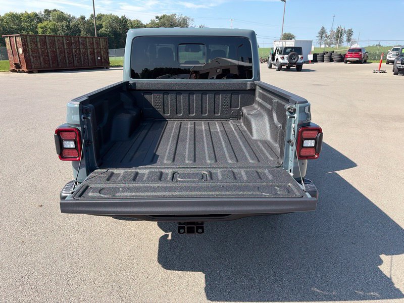 New 2026 Jeep Gladiator Rubicon w/ Steel Power Dome Hood Package AWD/4WD image 9