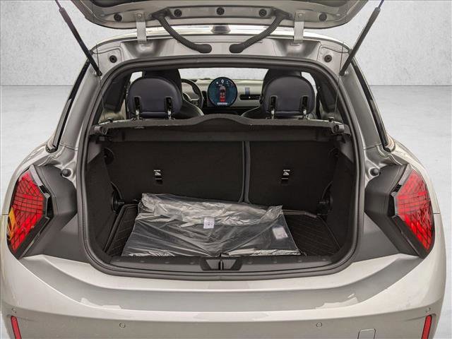 Certified 2025 MINI Cooper 2-Door Hardtop FWD image 6