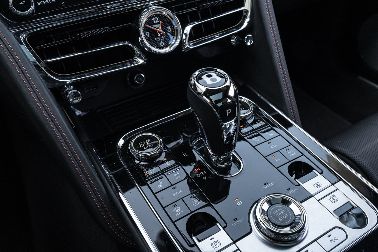 Used 2024 Bentley Flying Spur V8 AWD/4WD image 47
