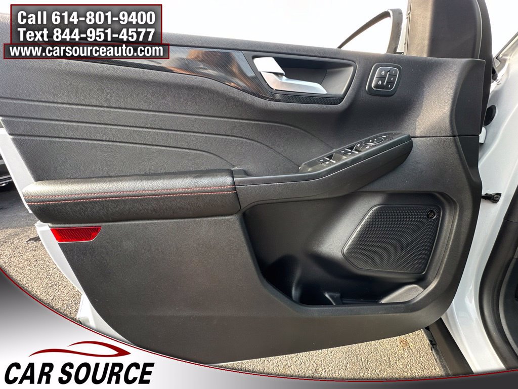 Used 2025 Ford Escape ST-Line Select w/ Tech Pack #2 AWD/4WD image 16